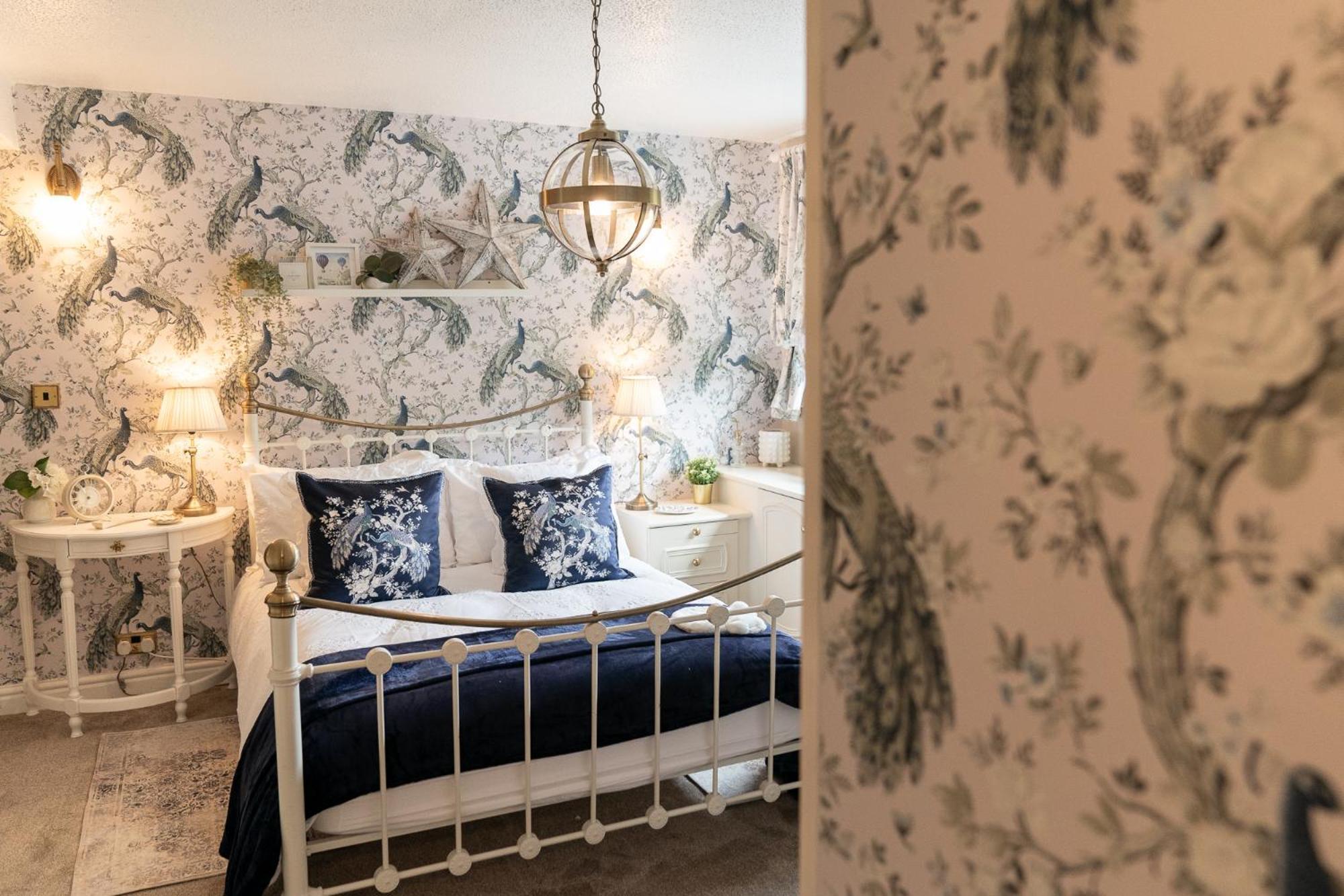 Peacock Room At Field View Cottage Eccleston  外观 照片